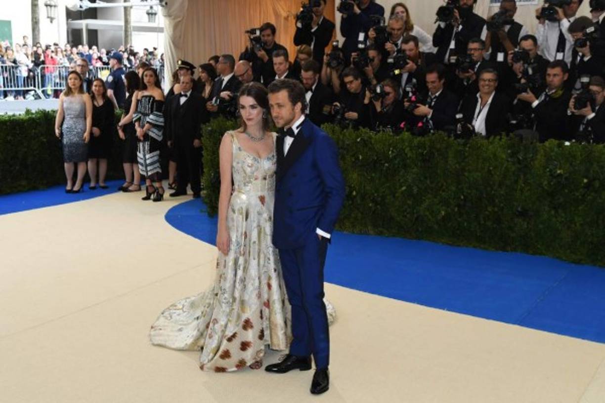 El fotógrafo Francesco Carrozzini y con su pareja Bee Shaffer (hija de Anna Wintour)