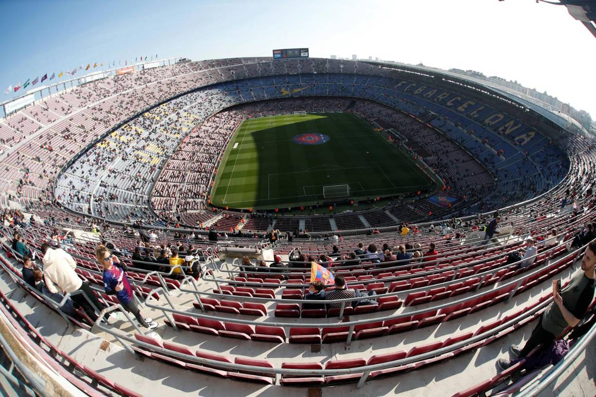 Vista del estadio Camp Nou minutos antes del inicio del partido Barça-Atlético.