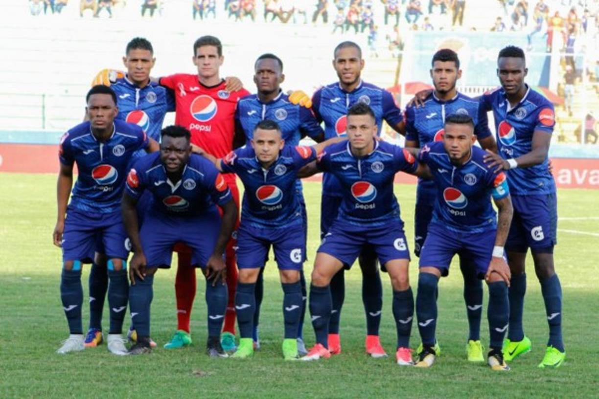 El Motagua está en busca de dos fichajes en el extranjero. 'Traeremos un delantero y mediocampista del extranjero, eso es lo que nos ha pedido el entrenador, Diego Vázquez, él los está viendo en Sudamérica y en los próximos días esperamos tener noticias al respecto', aseguró Javier Atala, presidente financiero de Motagua.