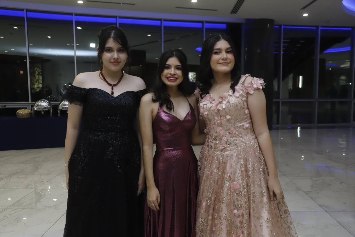 Gissell Almendárez, Sofía Ruiz y Valeria Martinez