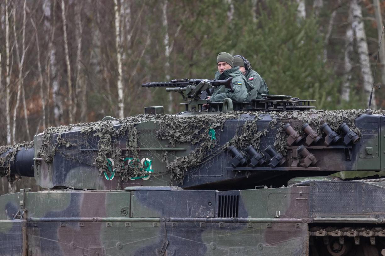 “Basta con ver sus caras, uno entiende que tiene delante a personas que han vivido cosas horribles pero que están absolutamente determinados a defender su patria”, añadió.