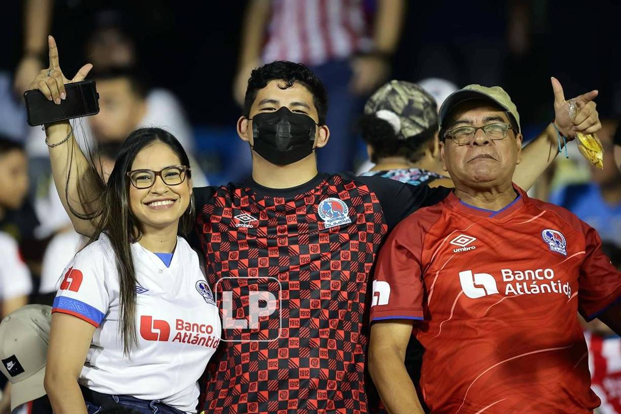 ¡Qué fiesta! El espectacular ambiente que se vivió en el Morazán con el partido Olimpia-Diriangén por Liga Concacaf