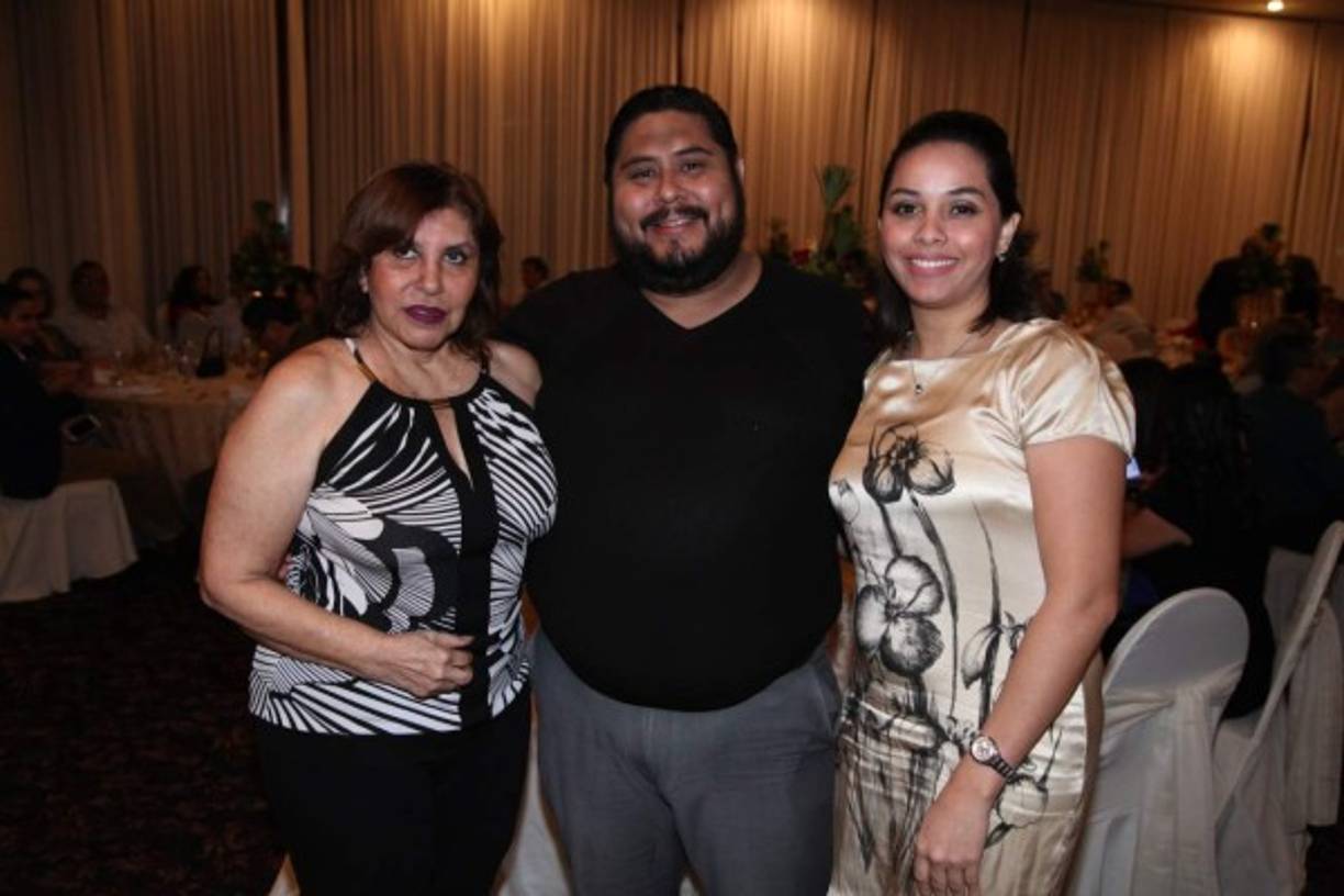 Linda Concha, Raúl Josué y Diliam Folgar.