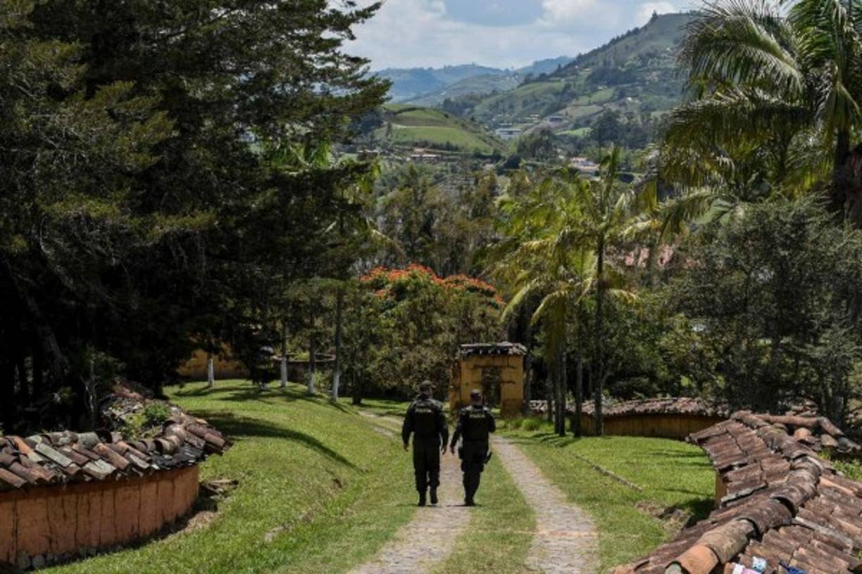 La hermosa propiedad será custodiada por los militares del Ejército colombiano.