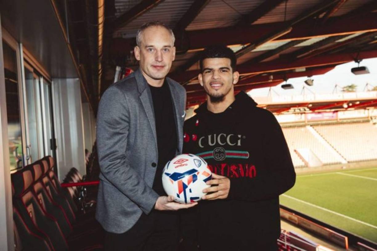 Dominic Solanke: El Bournemouth oficializó la llegada del delantero, llega procedente del Liverpool. Pagaron 21 millones de euros.