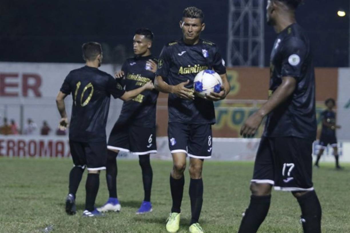 Edder Delgado: En declaraciones a Diario Diez, el mediocampista de contención señaló que es un casi hecho que no seguirá en el Honduras Progreso