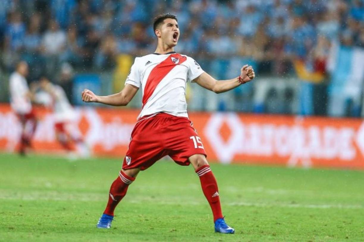 Exequiel Palacios asegura que se quiere quedar en River Plate, pese al interés del Real Madrid por hacerse con sus servicios. El jugador se refirió a una posible venta: 'Mi idea es quedarme en River, disfrutar este momento y aprovechar todo lo que viene. Mi idea es tratar de quedarme un tiempito más'.