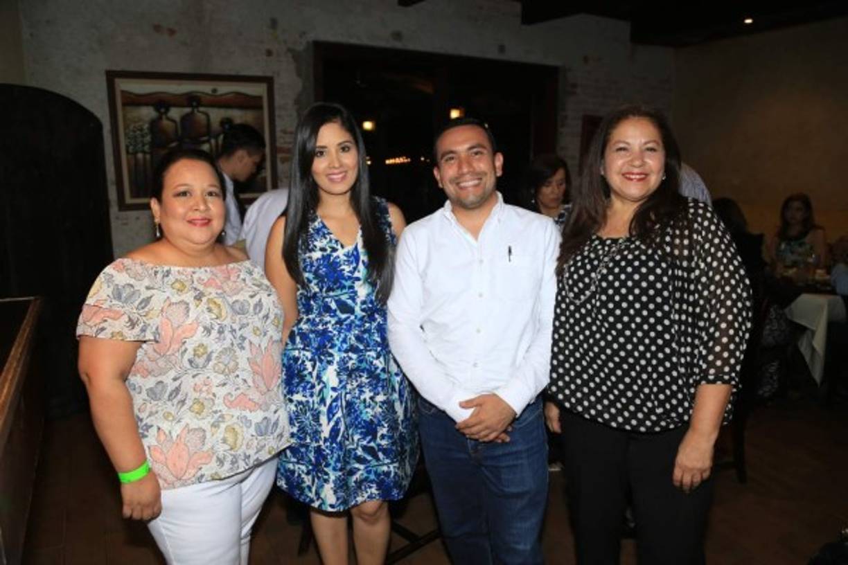 Marvett Torres, Karen García y Óscar Cruz.