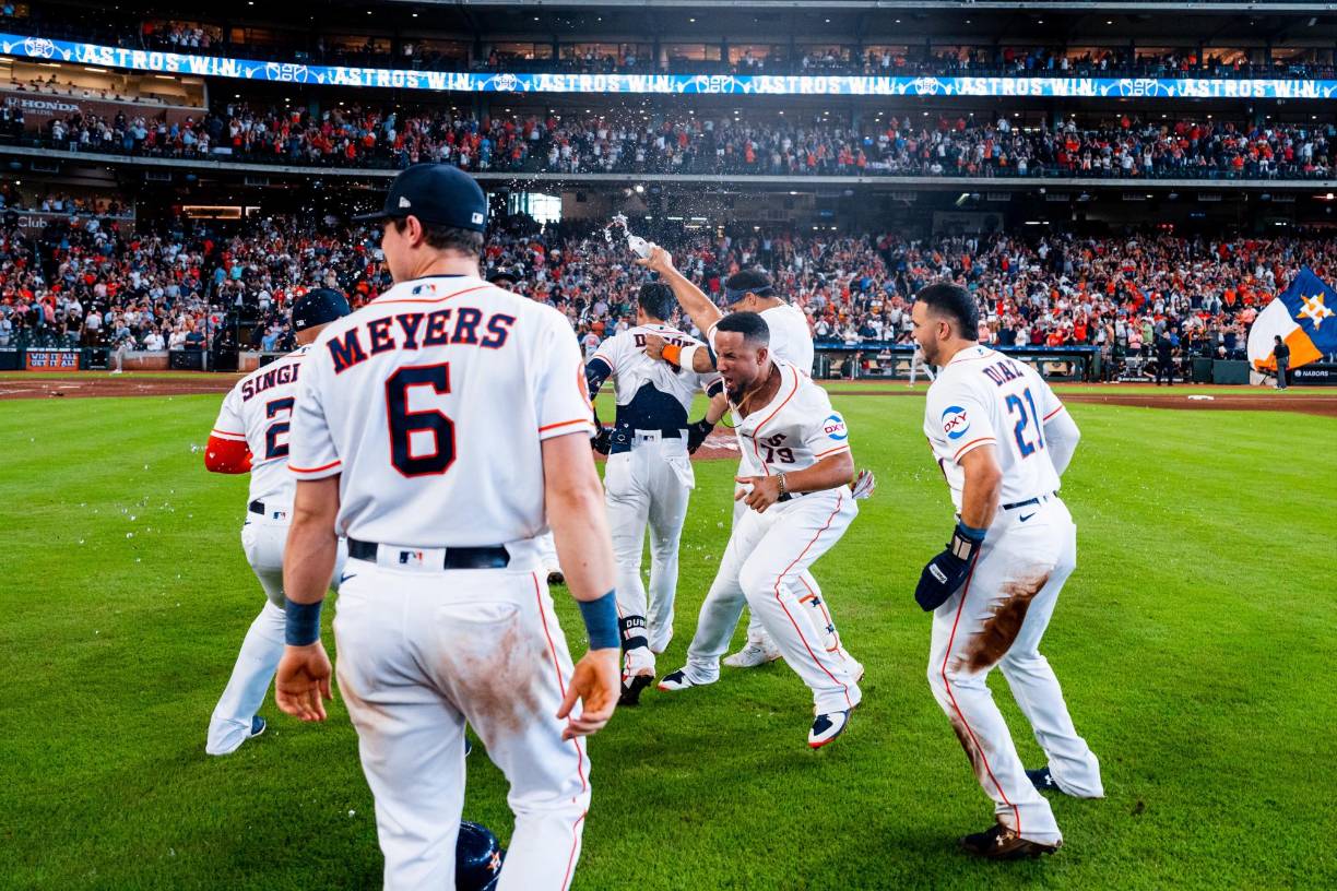 ¡Fue una locura! El beisbolista sampedrano vive un gran momento en Estados Unidos con los Astros de Houston.