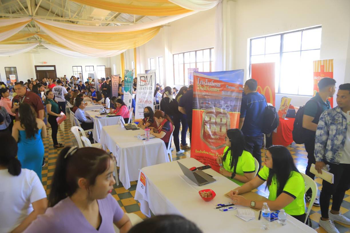Los presentes también fueron capacitados en cómo elaborar o mejorar sus hojas de vida, de acuerdo a las exigencias del mercado laboral.