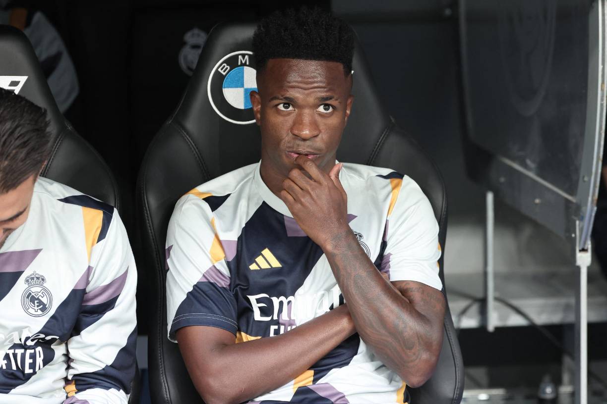 Para este partido, Vinicius arrancó en la banca de suplentes, pero en la segunda parte se vino su regreso a los terrenos de juego. 