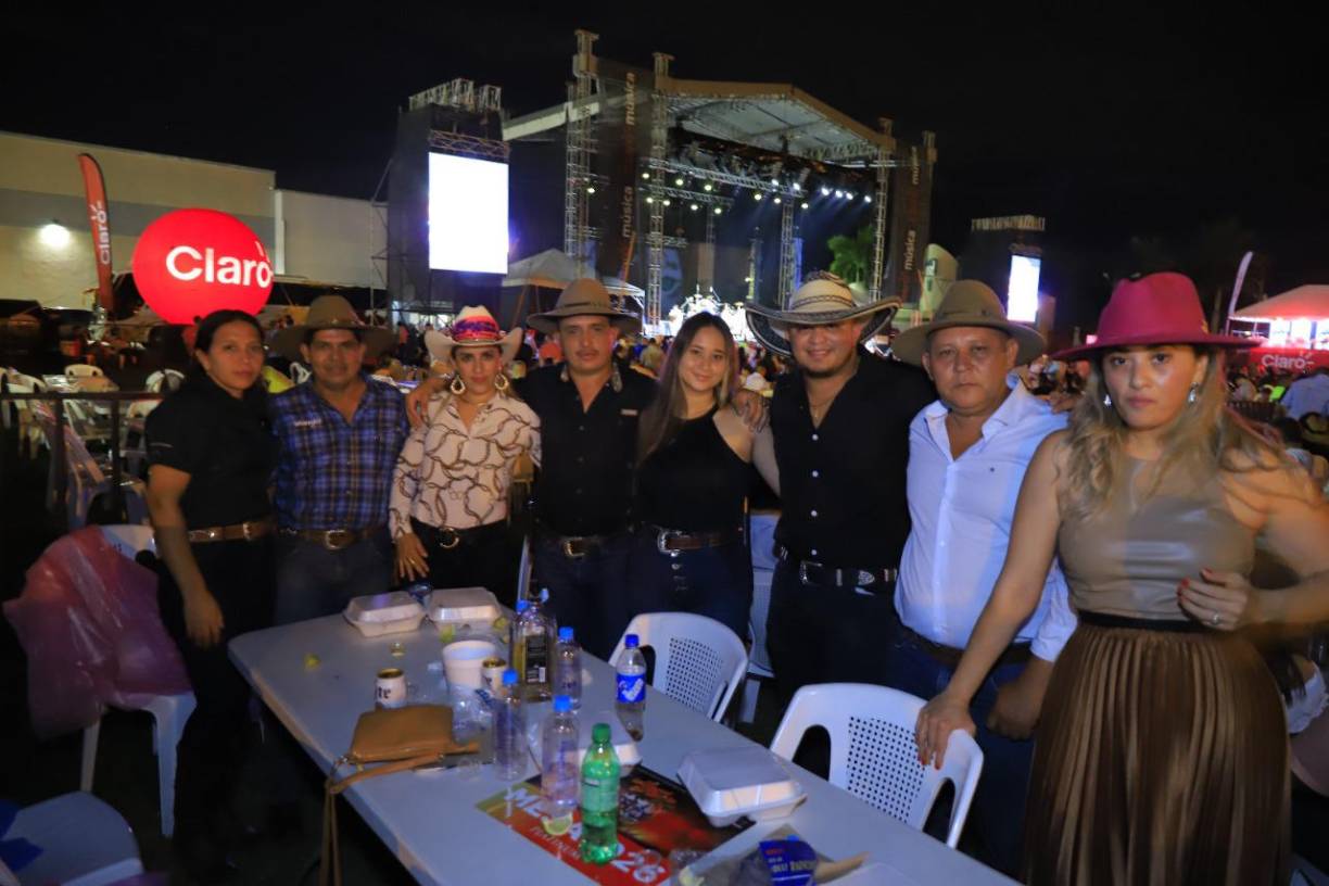 FOTOS: Los hondureños disfrutaron una fiesta con Los Tigres del Norte