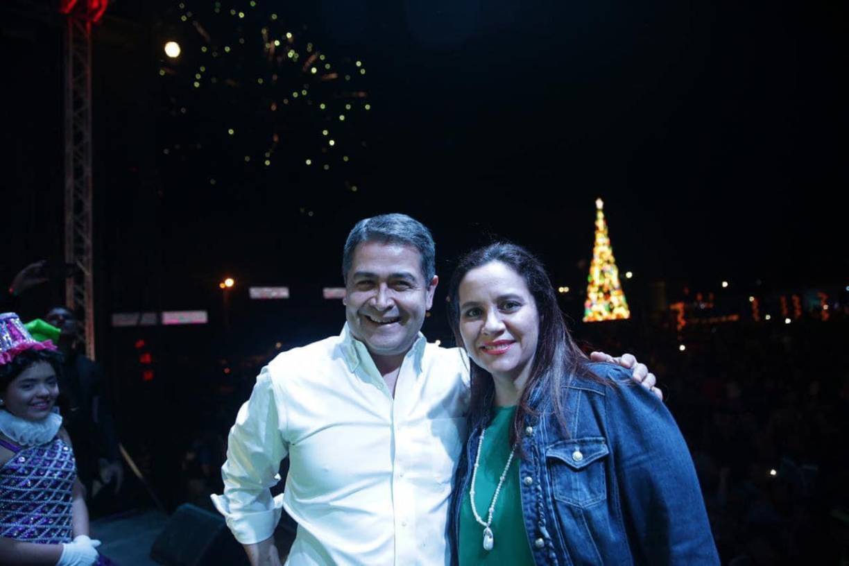 Mientras el proceso para el inicio del juicio contra su esposo, Ana García, junto a sus hijas, mantienen la esperanza que Hernández salga bien librado y retorne a Honduras. 