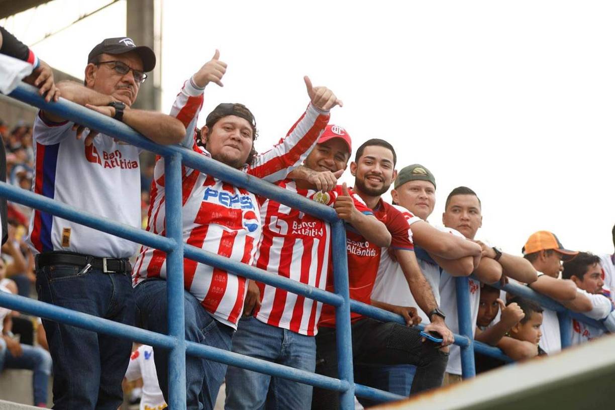 Ambiente y lindas chicas: así se vivió la jornada 17 del Clausura