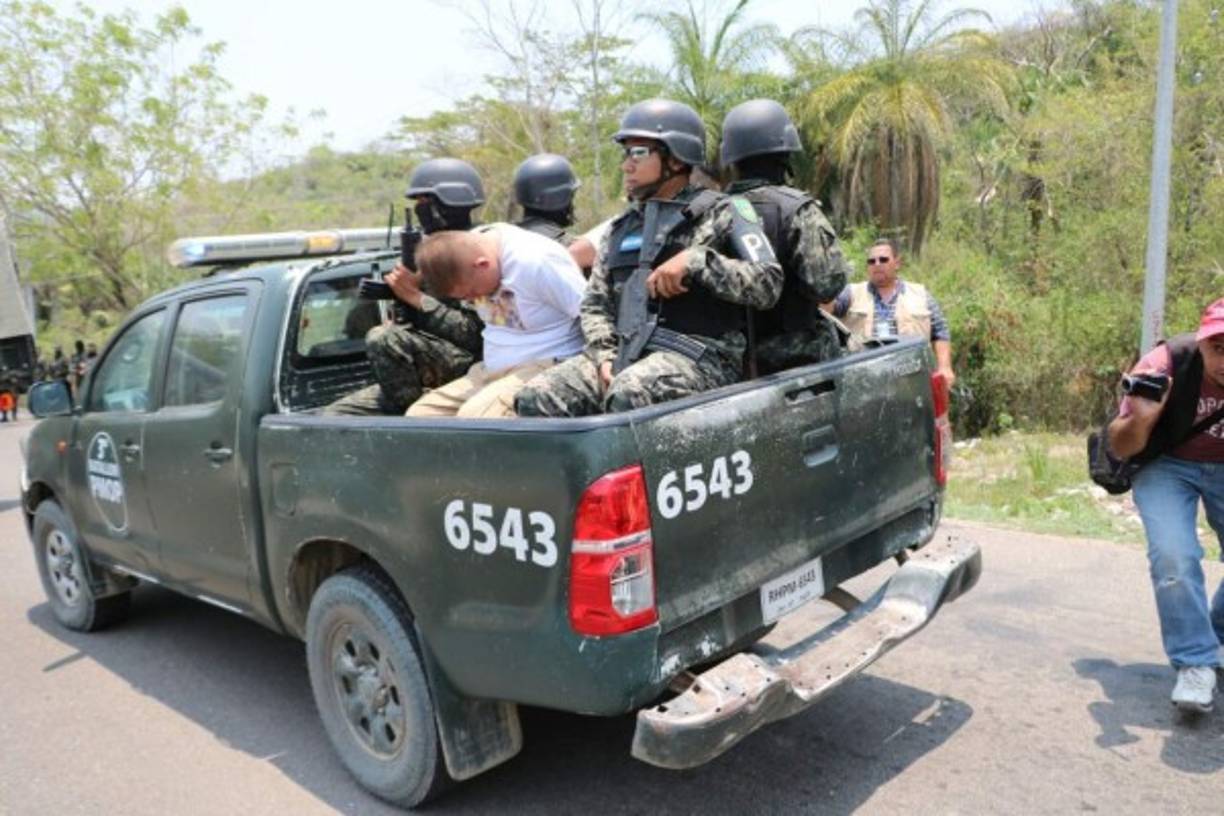 Para el traslado de los reclusos utilizaron 16 camiones militares que los llevaron hasta el lugar conocido como 'El Pozo'. <br/>