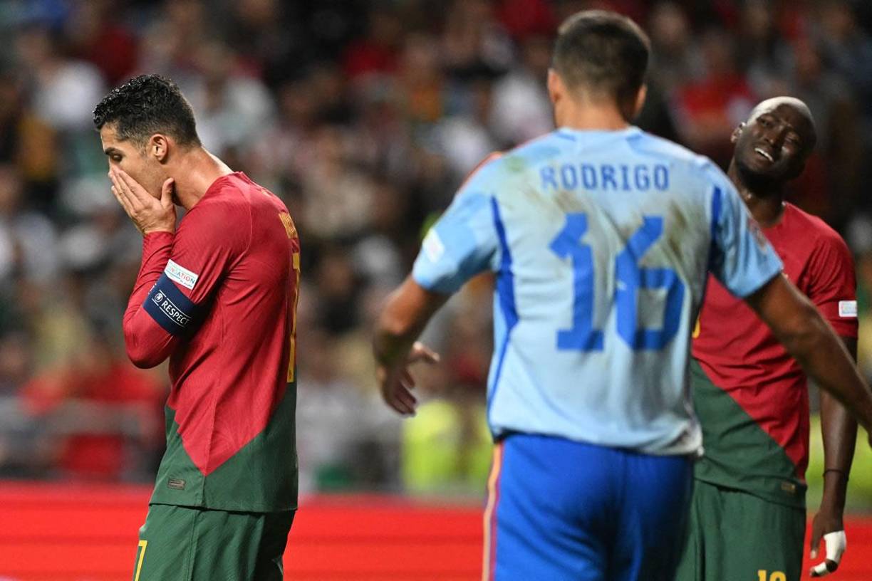 El lamento de Cristiano Ronaldo tras fallar una ocasión clara ante España.