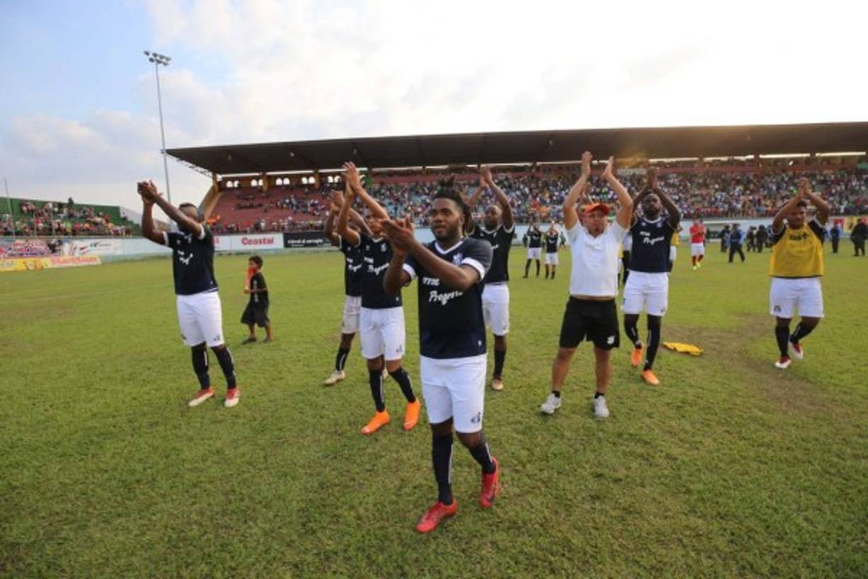 Los jugadores del Honduras Progreso agradecieron el apoyo de los aficionados que viajaron a Olancho.