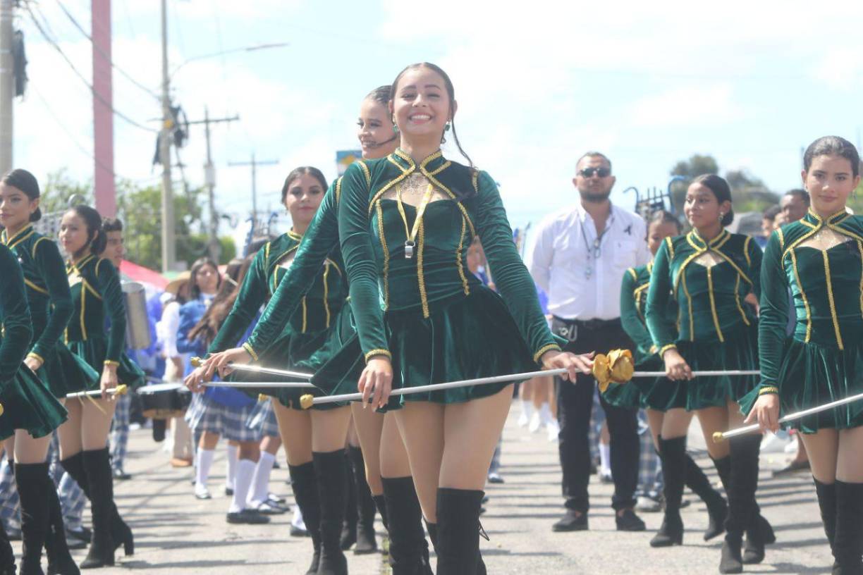 Alessa Villatoro, palillona del Liceo Heiner Reyes. 