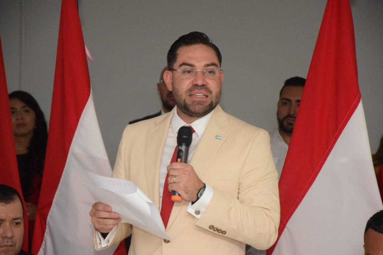 A través de un mensaje publicado en la red social ‘X’ (anteriormente conocida como Twitter), Cálix expresó su preocupación por lo que describió como un acercamiento peligroso entre el gobierno hondureño y figuras controvertidas del régimen venezolano.