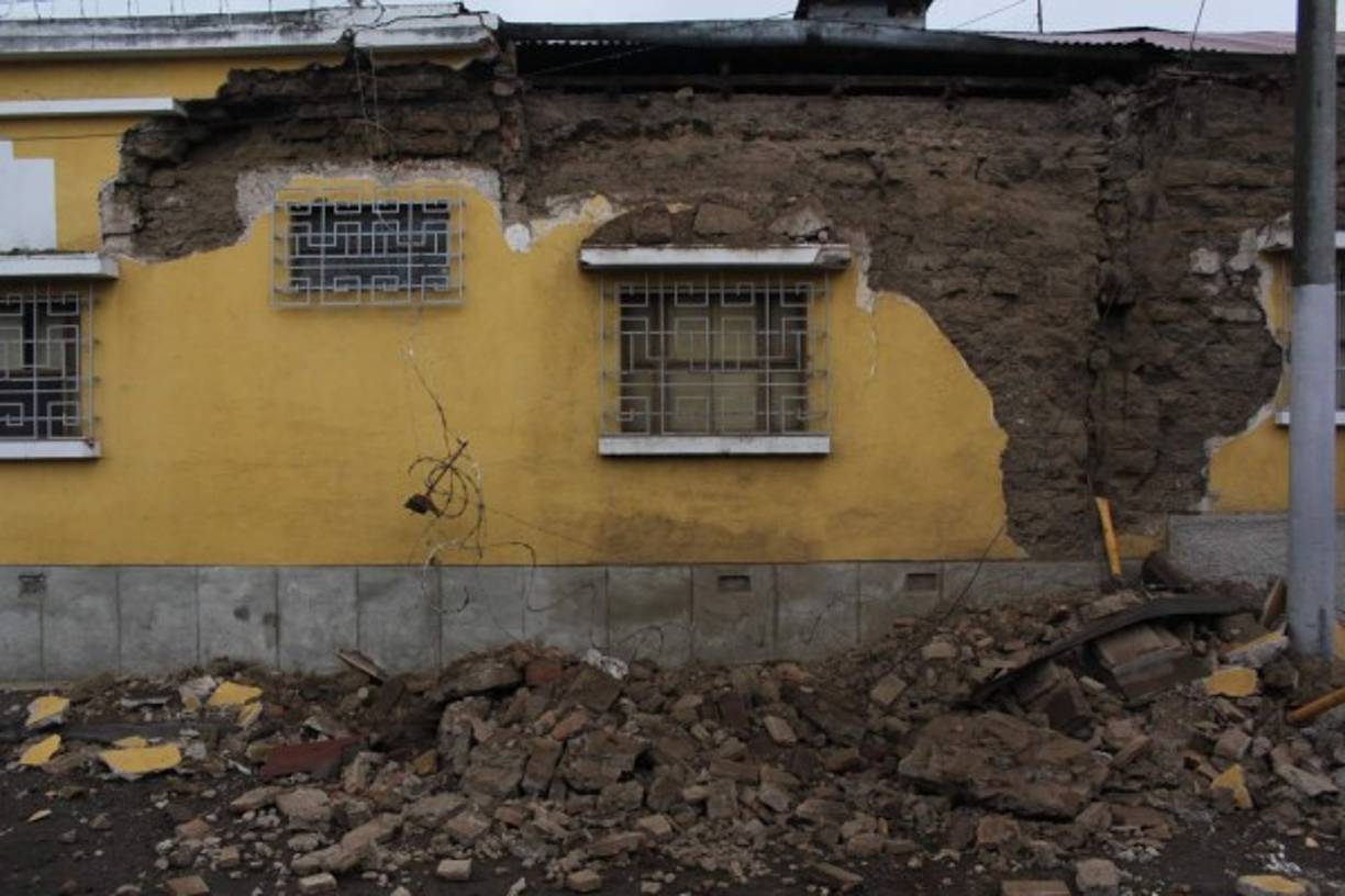 En Quetzaltenango, San Marcos y Retalhuleu, donde se sintió con más fuerza el sismo, han sido suspendidas las clases, de acuerdo con el Ministerio de Educación. Foto:AFP<br/>
