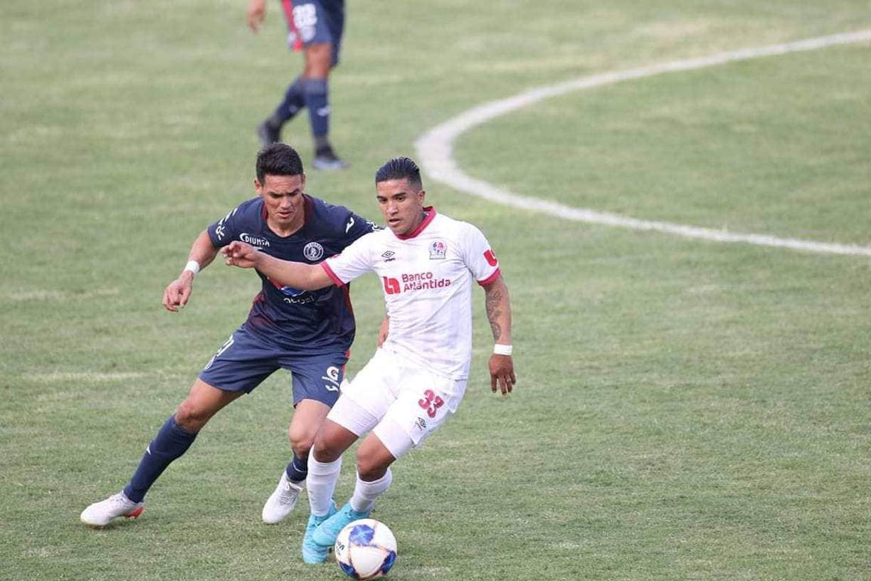 Michaell Chirinos: El delantero finalizó su contrato con Olimpia y en el cuadro albo están interesados en renovarle. 