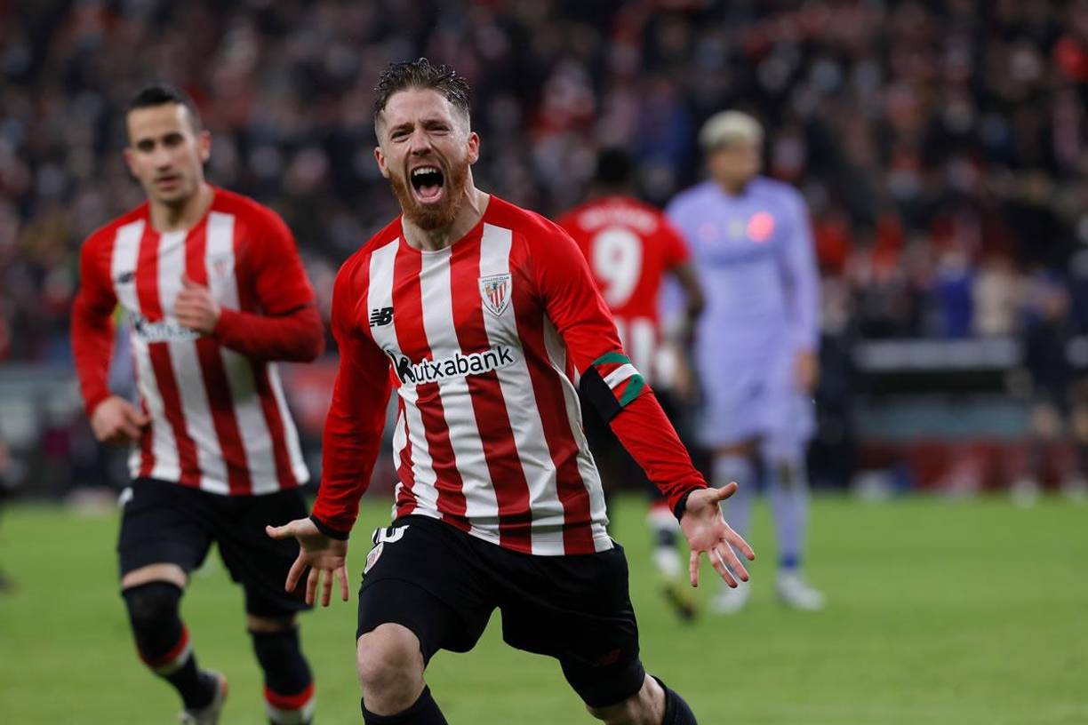 El eufórico festejo del capitán del Athletic Club de Bilbao tras marcar el 3-2 contra el Barcelona.