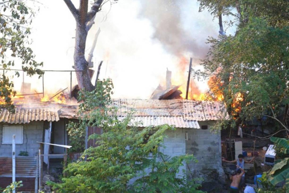 El siniestro inició a las 2:40 de la tarde aproximadamente.