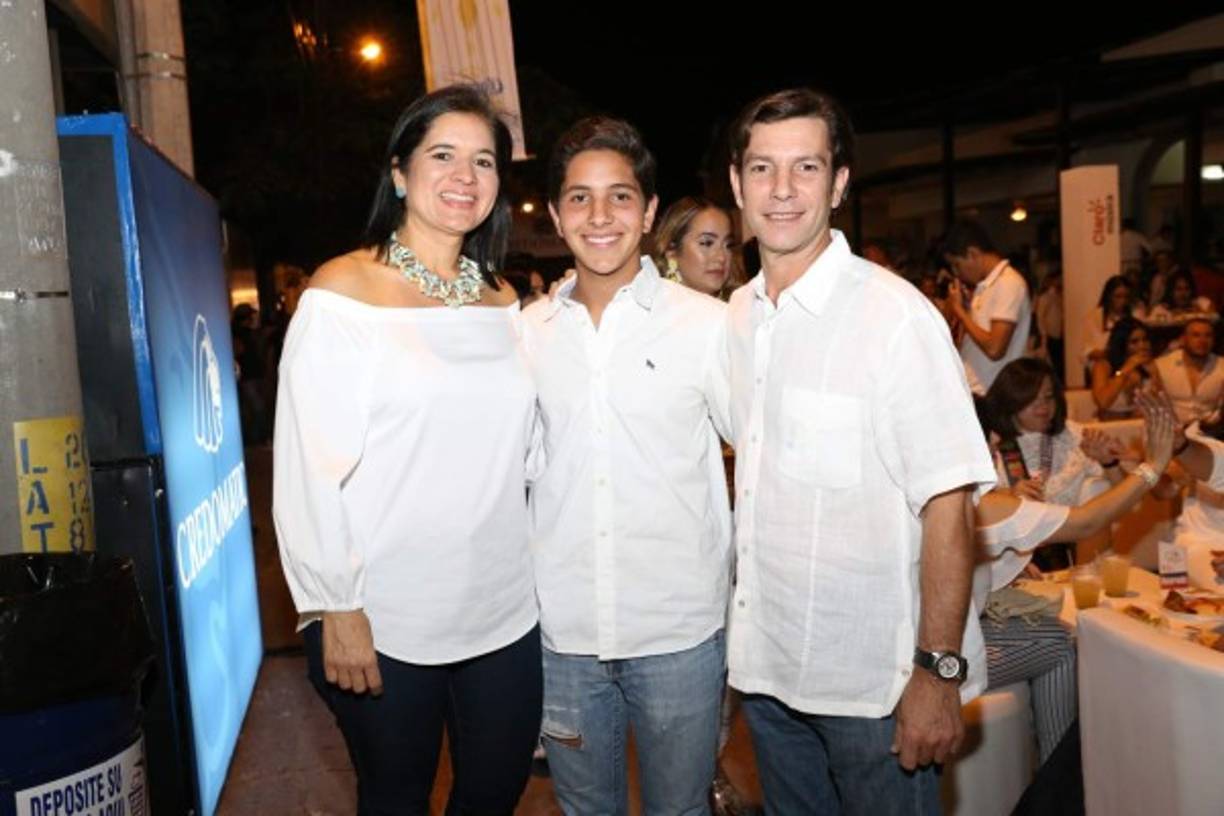 Carolina, Rodrigo y Rubén Villeda.