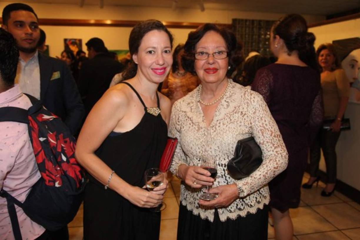 Victoria y Edenia Delgado.