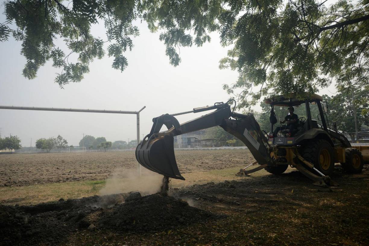 La actual cancha del Estadio Morazán se trasladará hacia el Complejo Olímpico en SPS, al campo de juego de iniciación. 