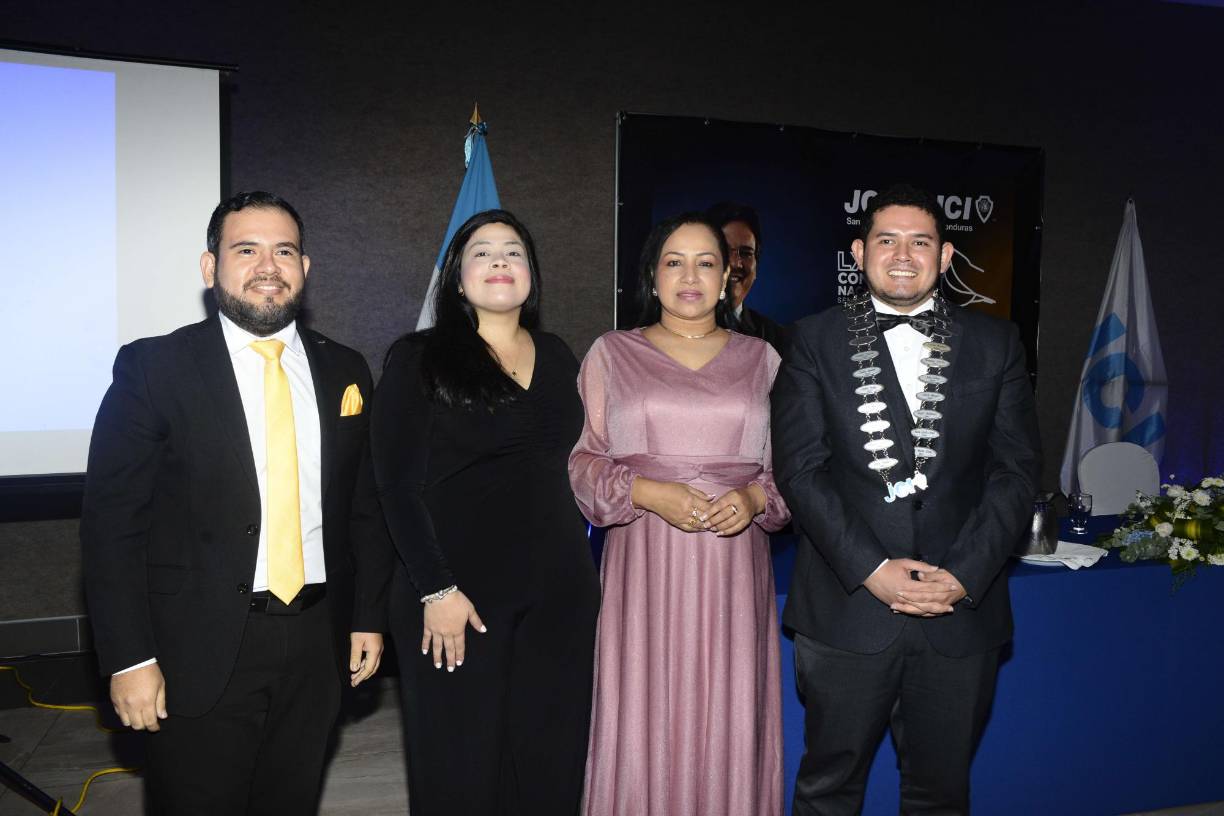 Lester Herrera, Marcela Chinchilla, Karla Flores y Juan Pineda