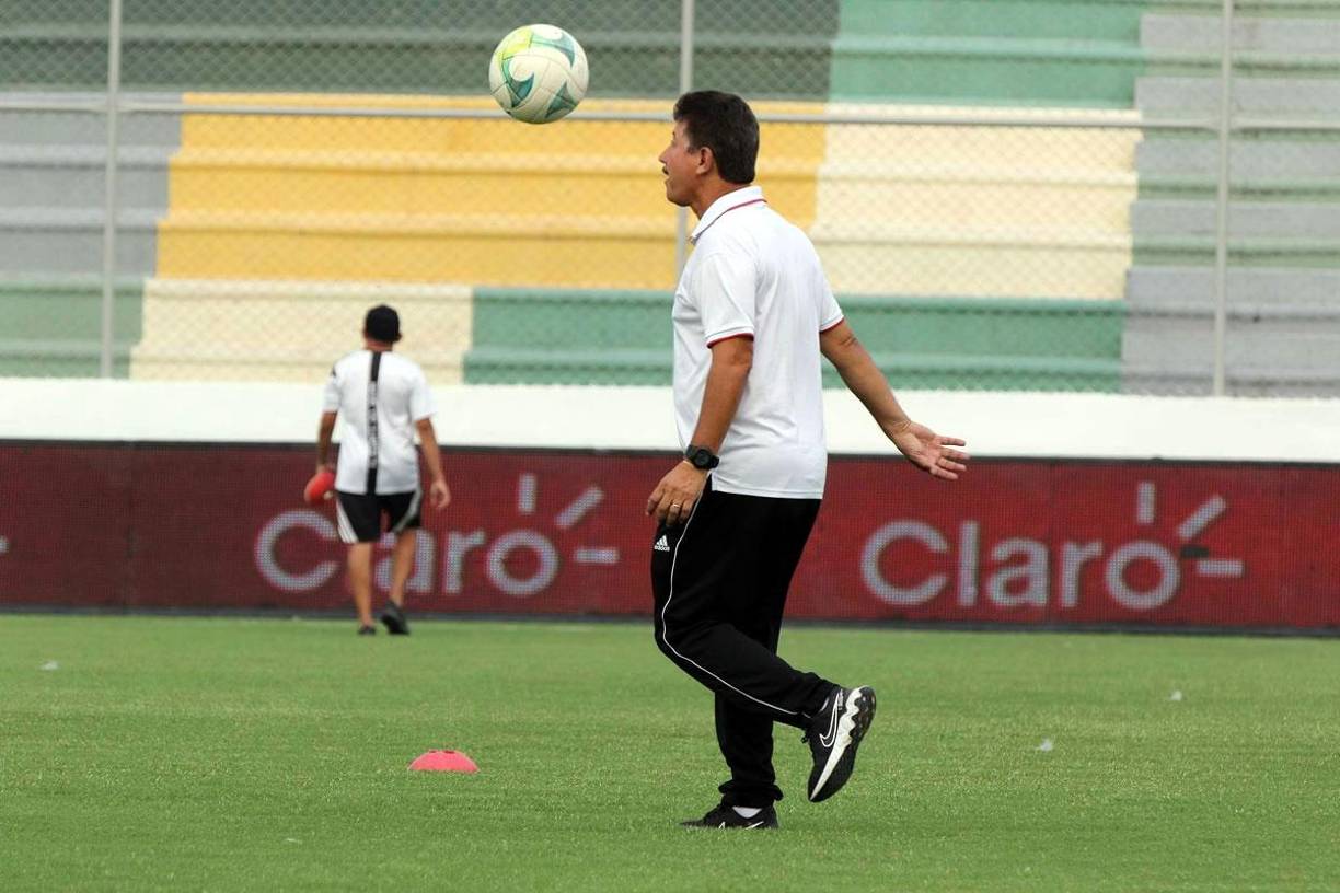 Así demostró Mauro Reyes su buen toque con el balón.