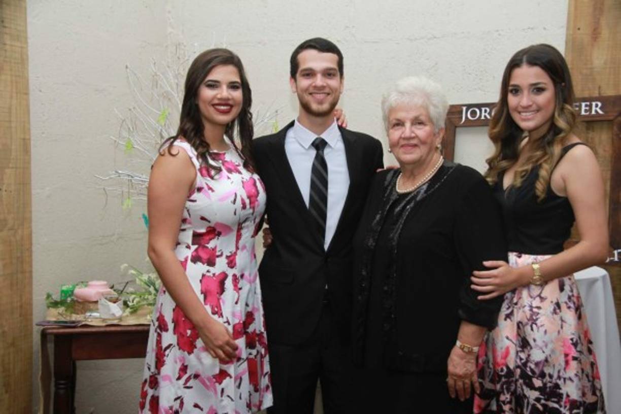 Ángela y Edgar Restrepo, Ivonne Yuja y Andrea Interiano.