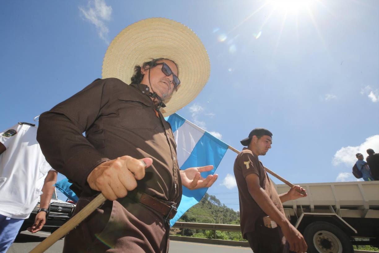<b>“Lo que me alegra es ver que alguien que ha ofendido a otro y que pide perdón. Me alegraría sería que los narcotraficantes regresen todo lo que le robaron a la gente. Porque les robaron la alegría, le robaron el deseo de luchar”: padre Leopoldo Serrano.</b>