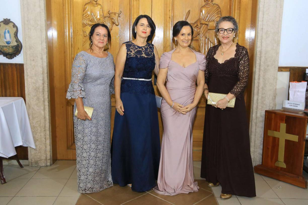 Lesbia de Milla, Silvia de Kattán, Sonia de Davadi y Denia Argueta