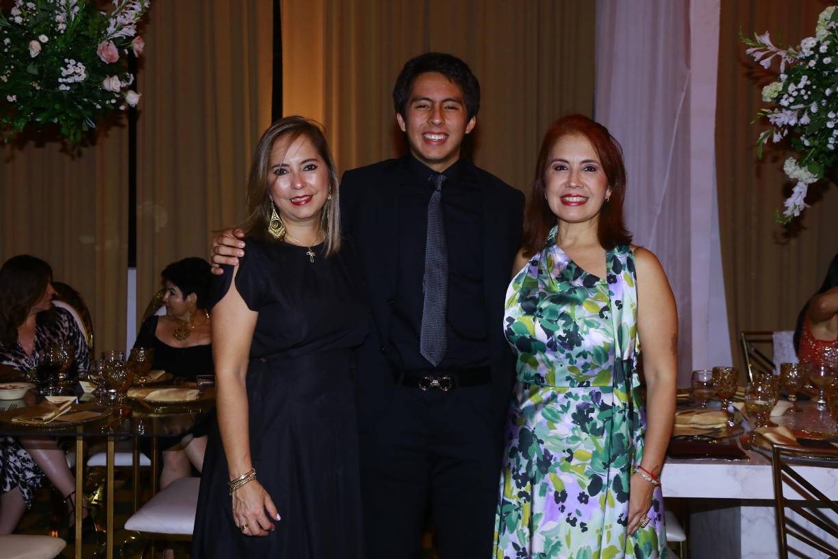 Sandra Matta, Rodrigo Matta y Carla Pantoja