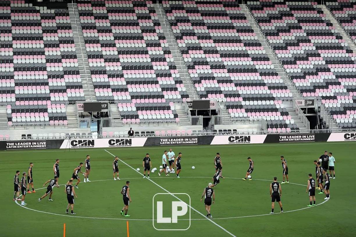 Así lució el rondo de la Albiceleste en el DRV PNK Stadium, casa del Inter Miami, equipo del que es dueño David Beckham.
