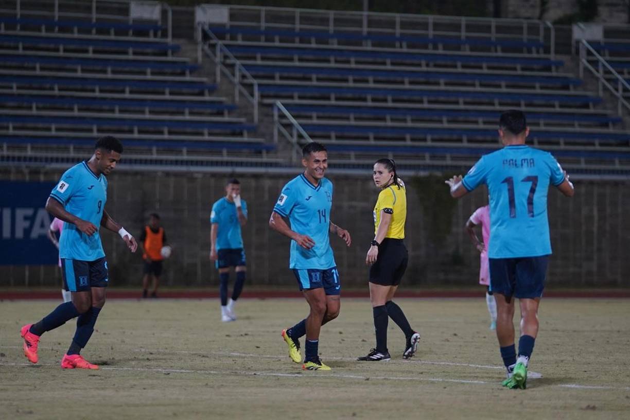 Andy Nájar se unió al festín de goles y firmó el 1-5 de la selección catracha.
