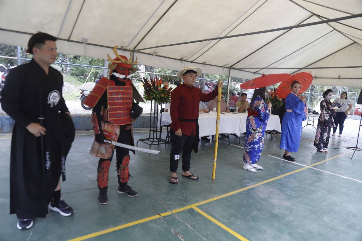 Los estudiantes se divirtieron y aprendieron más de la historia y tradiciones de los países Malasia, Líbano, China y Japón.