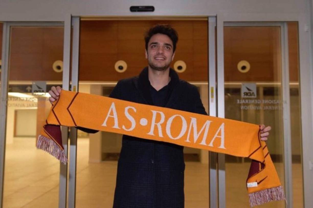 Clement Grenier es nuevo jugador de la Roma. El centrocampista francés del Olympique de Lyon llega cedido con una opción de compra.