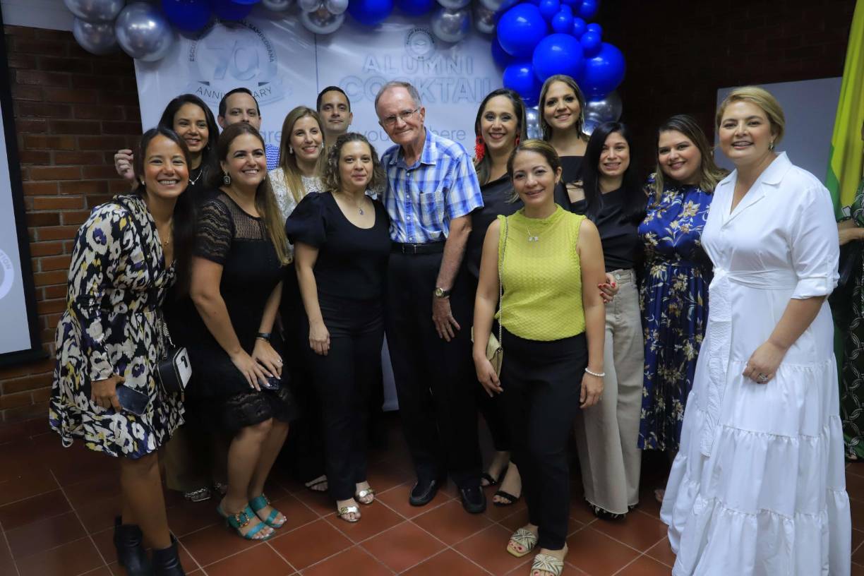 Ameno cóctel para celebrar 70 aniversario de la EIS