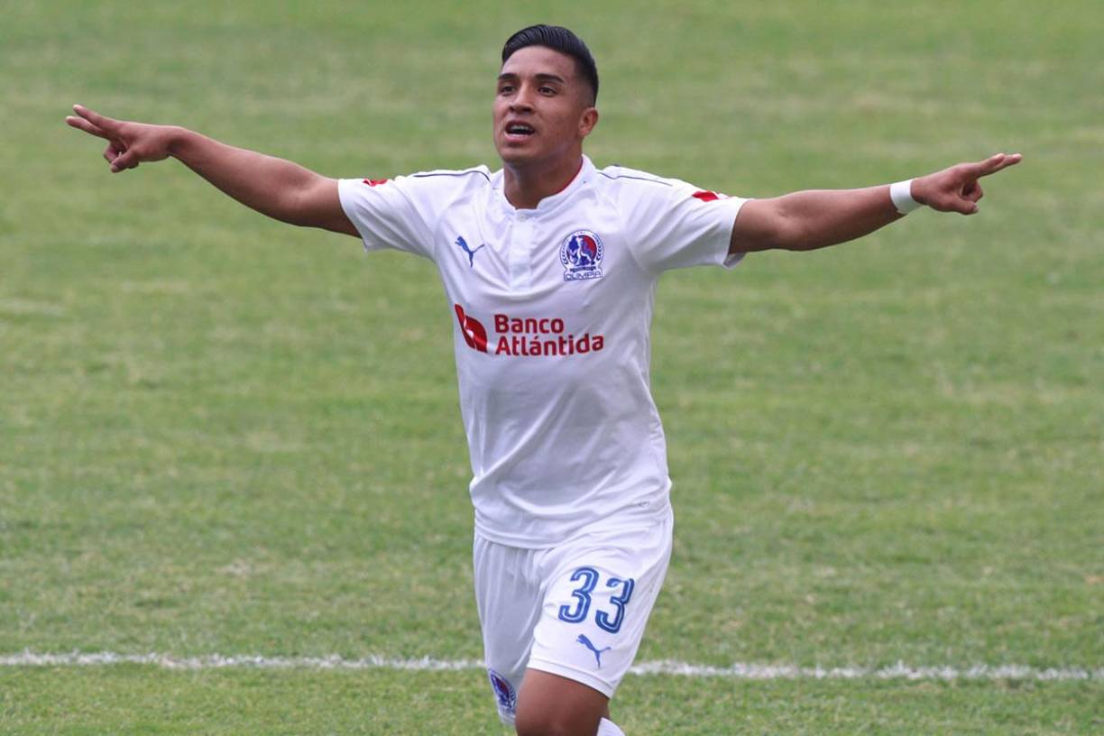 Michaell Chirinos - El extremo podría ser la bomba del Olimpia para el próximo torneo. Y es que, en caso de no firmar por otro club del extranjero, el jugador se quedaría en el León. “Michael está listo para jugar afuera, si se queda nos interesa, pero por el bien del jugador esperamos que siga allá. Si se queda en el país jugaría en Olimpia, es un jugador de la casa y tiene las puertas abiertas”, confirmó Juan Francisco ‘Tato‘ Saybe, directivo del campeón. El catracho está negociando con clubes de la MLS.