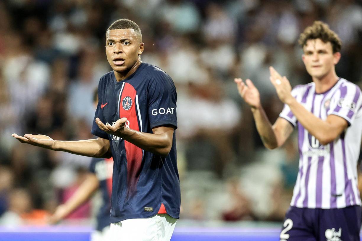 L’Équipe’ saca a la luz una acalorada discusión entre Al-Khelaïfi y Mbappé hasta que este hiciera las paces con el PSG. “¡Ya verás, no volverás a jugar, no nos rendiremos!”, le habría dicho el presidente en una reunión a principios de agosto.
