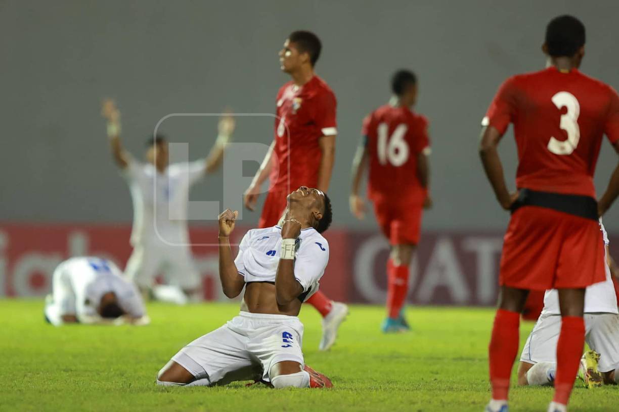 Roberto Contreras no se quedó atrás: Los festejos de Honduras tras clasificar al Mundial Sub-20; llanto en Panamá