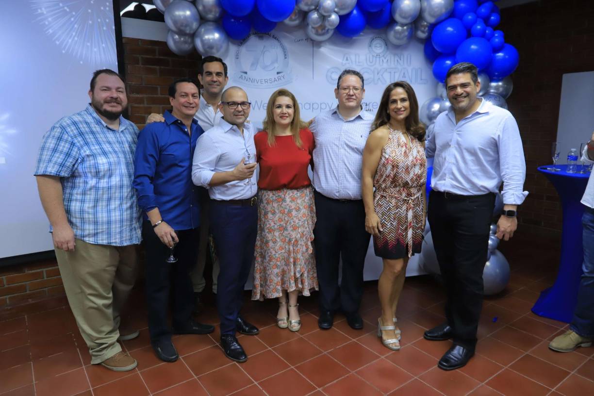 Ameno cóctel para celebrar 70 aniversario de la EIS