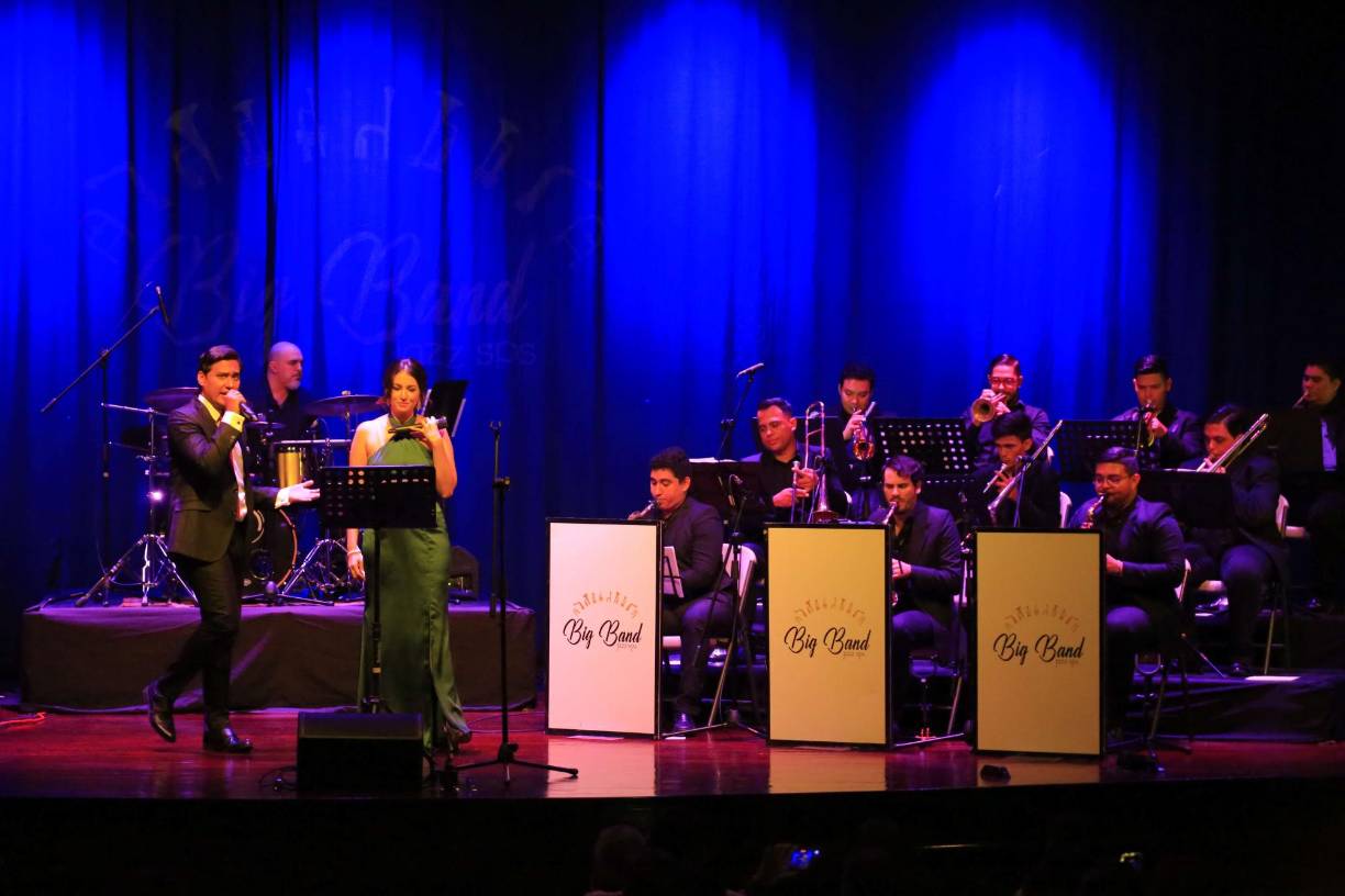 Daniel Ochoa y Eilyn García destacaron con sus interpretaciones de grandes éxitos del jazz. 