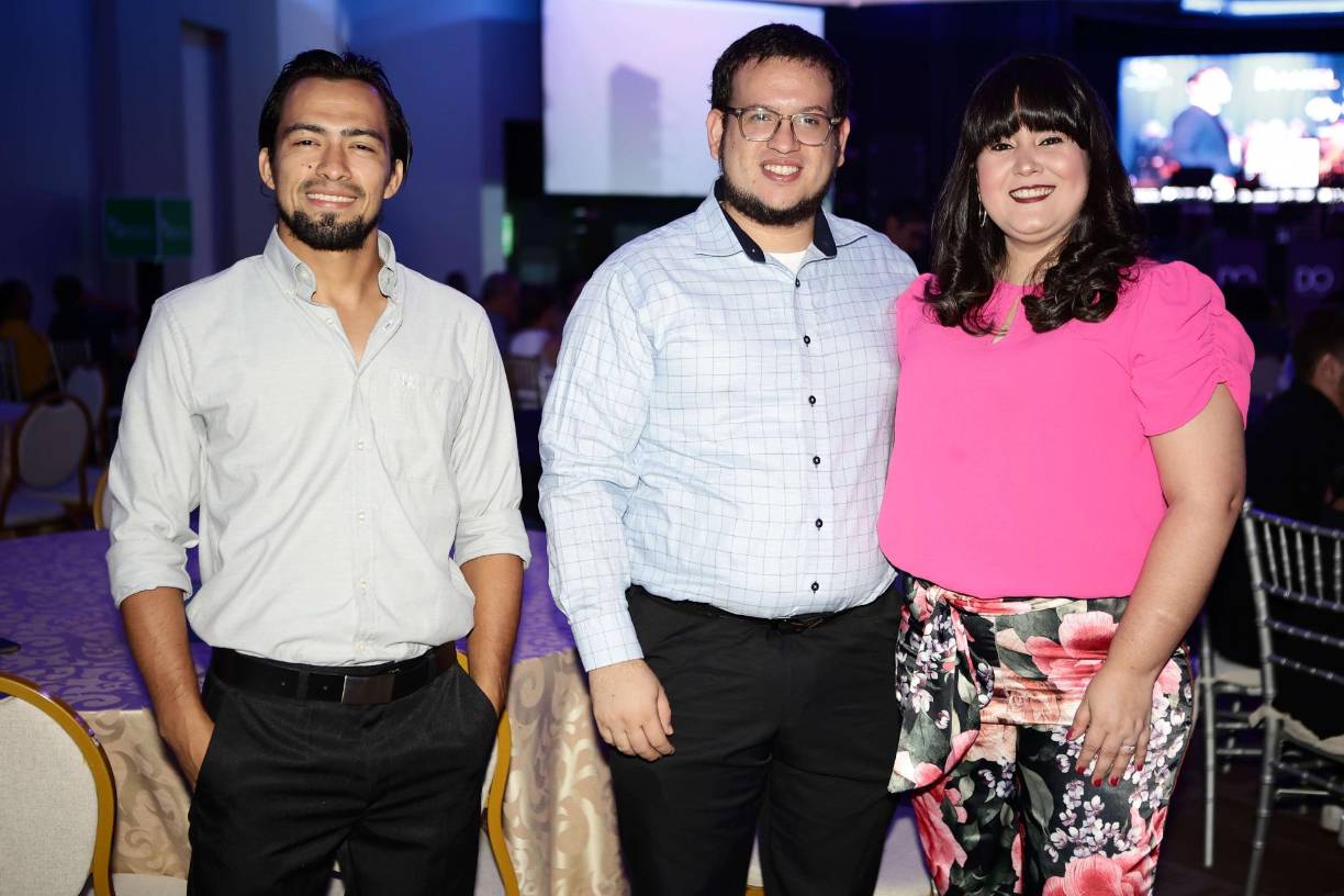Juan Pablo Santamaría, Dennis Romero y Julissa Castro