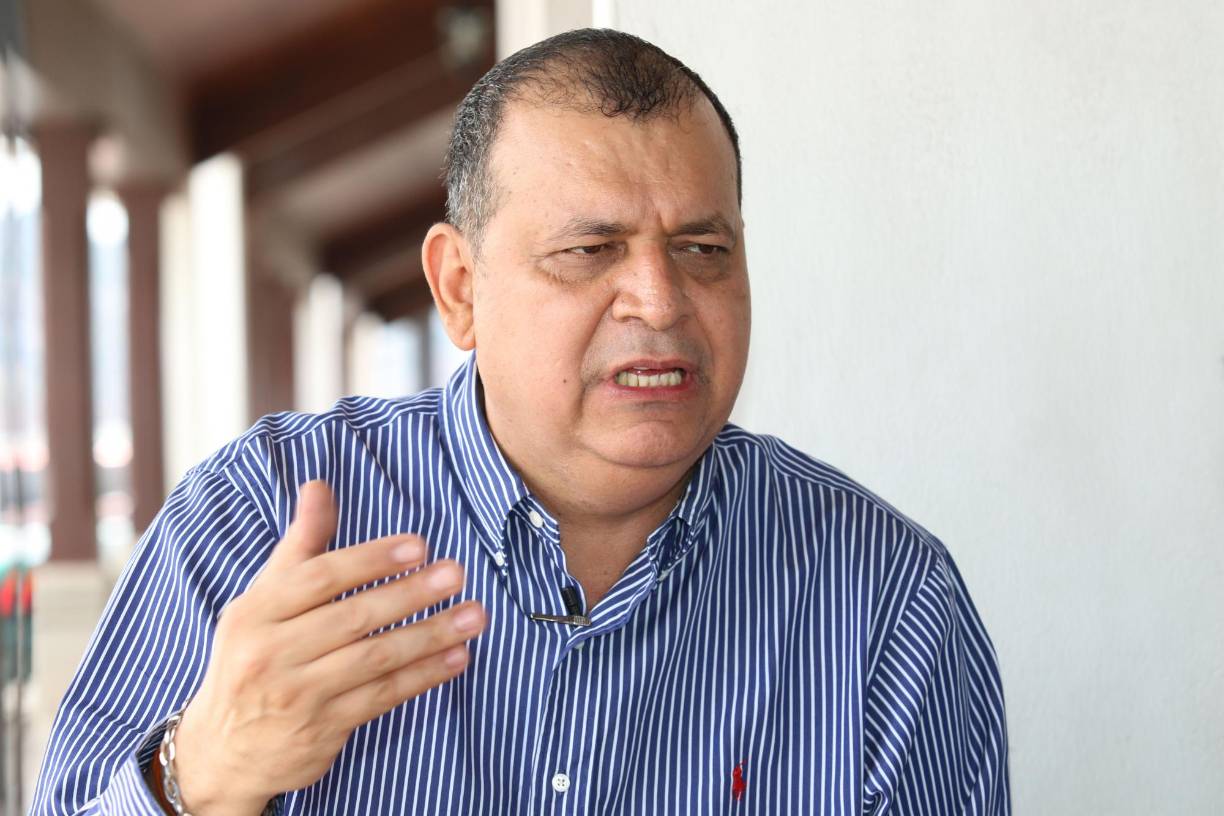 Tras estas palabras, Orlando Ponce ha recibido respuesta de varias chicas que laboran en los medios de comunicación.