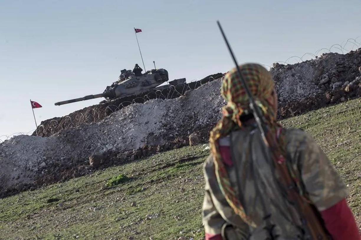 En cuatro días, los insurgentes han logrado unas victorias militares impactantes: no solo se han hecho con la ciudad de Alepo, sino que también han recuperado el control de la totalidad de la provincia de Idlib e incluso se han aventurado a adentrarse en el norte de la demarcación administrativa de Hama, más al sur.