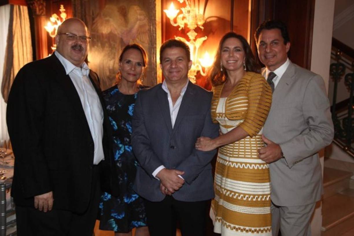 Jorge Shibli, Jeannie, Jesús, Sandra y Mario Canahuati.